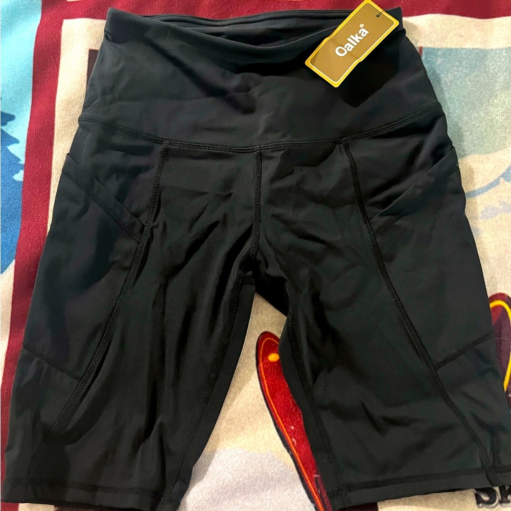 Women’s mid-length bike/yoga shorts sz S